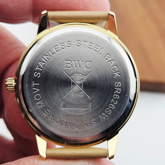 Quartz Womens Gold Tone Watch Golden Tan Laser Cut Floral Band Southwestern Vibe - Picture 6 of 6